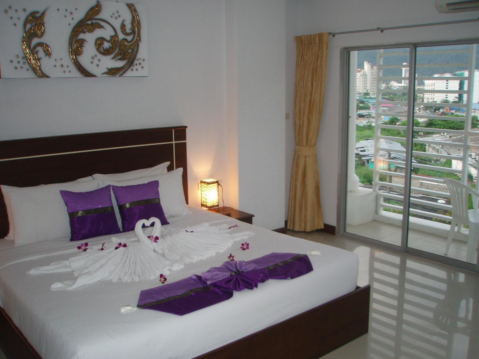 Soleluna Hotel Patong Exterior foto